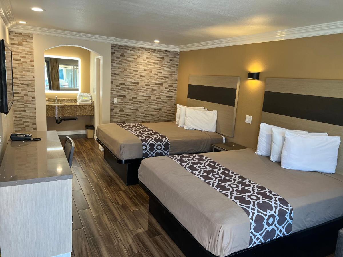 Walnut Inn & Suites Уэст-Ковина Экстерьер фото
